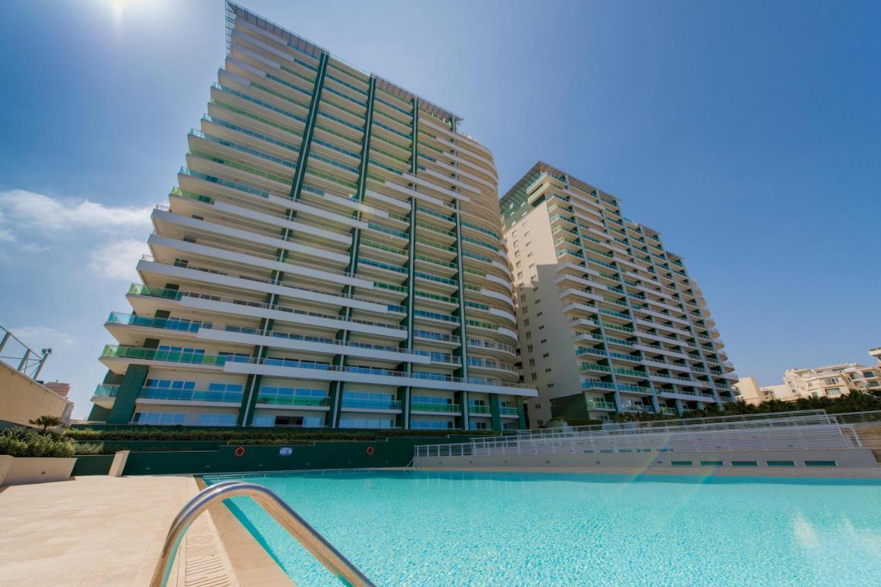 Luxury Apt With Side Seaviews And Pool, Best Location Sliema Bagian luar foto