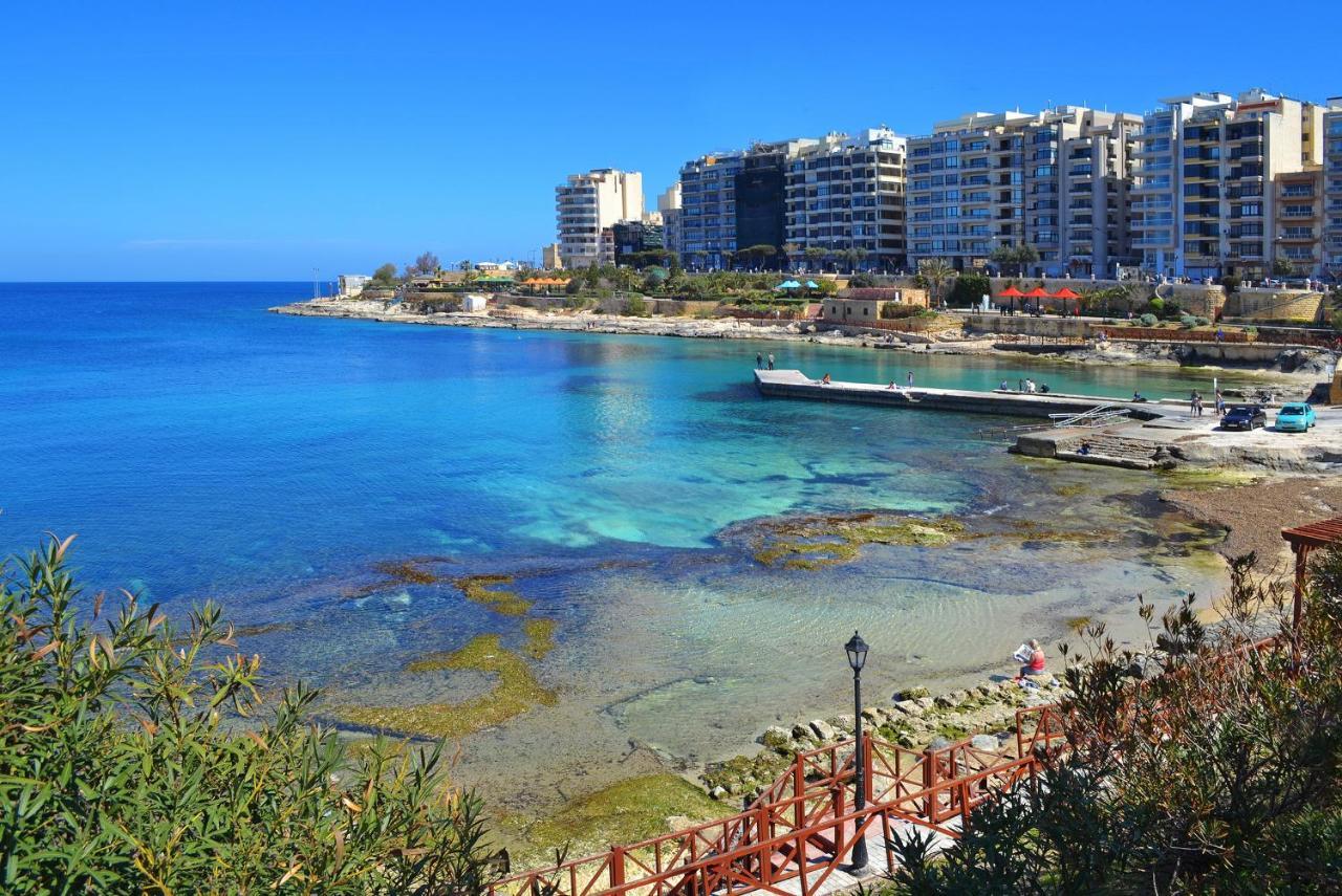Luxury Apt With Side Seaviews And Pool, Best Location Sliema Bagian luar foto